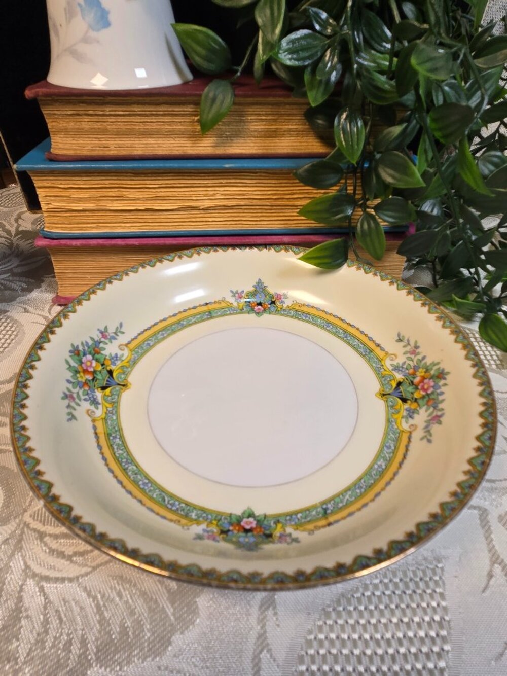 Japanese Floral Porcelain Shallow Bowl 8 Inch Gold Trim